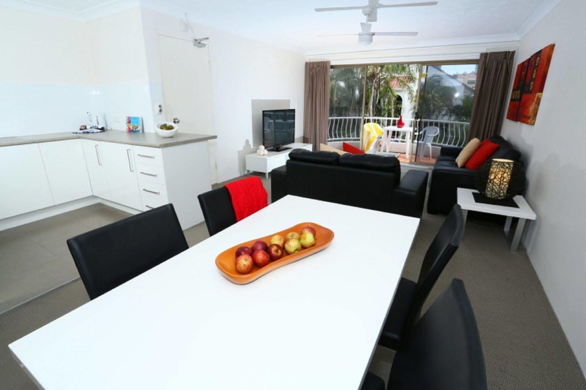 St Tropez Resort Gold Coast Exterior photo